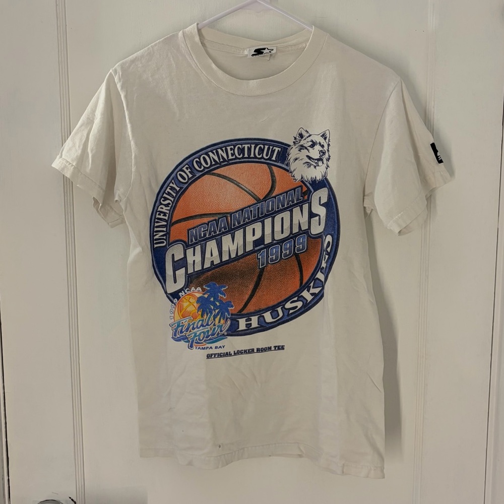 UCONN STARTER BASKETBALL VINTAGE T SHIRT